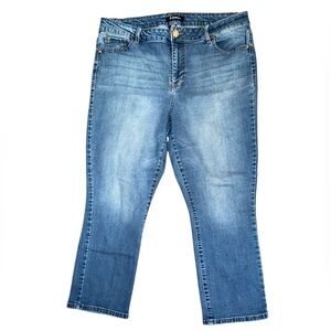 D. JEANS Cropped Length Straight Leg Jeans in Medium Blue Denim Size 18W